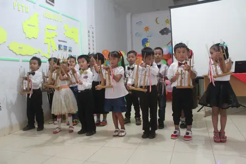 main angklung